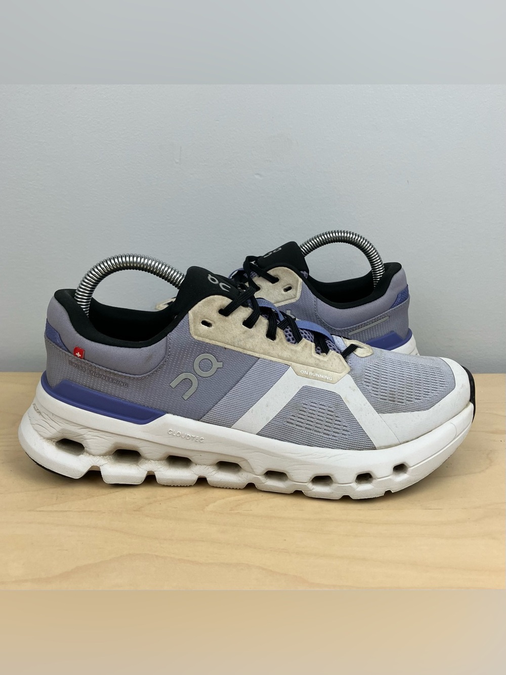 On Cloud Women’s Size 8.5 Cloudrunner 2 White Purple Athletic Running Shoes - Picture 2 of 10